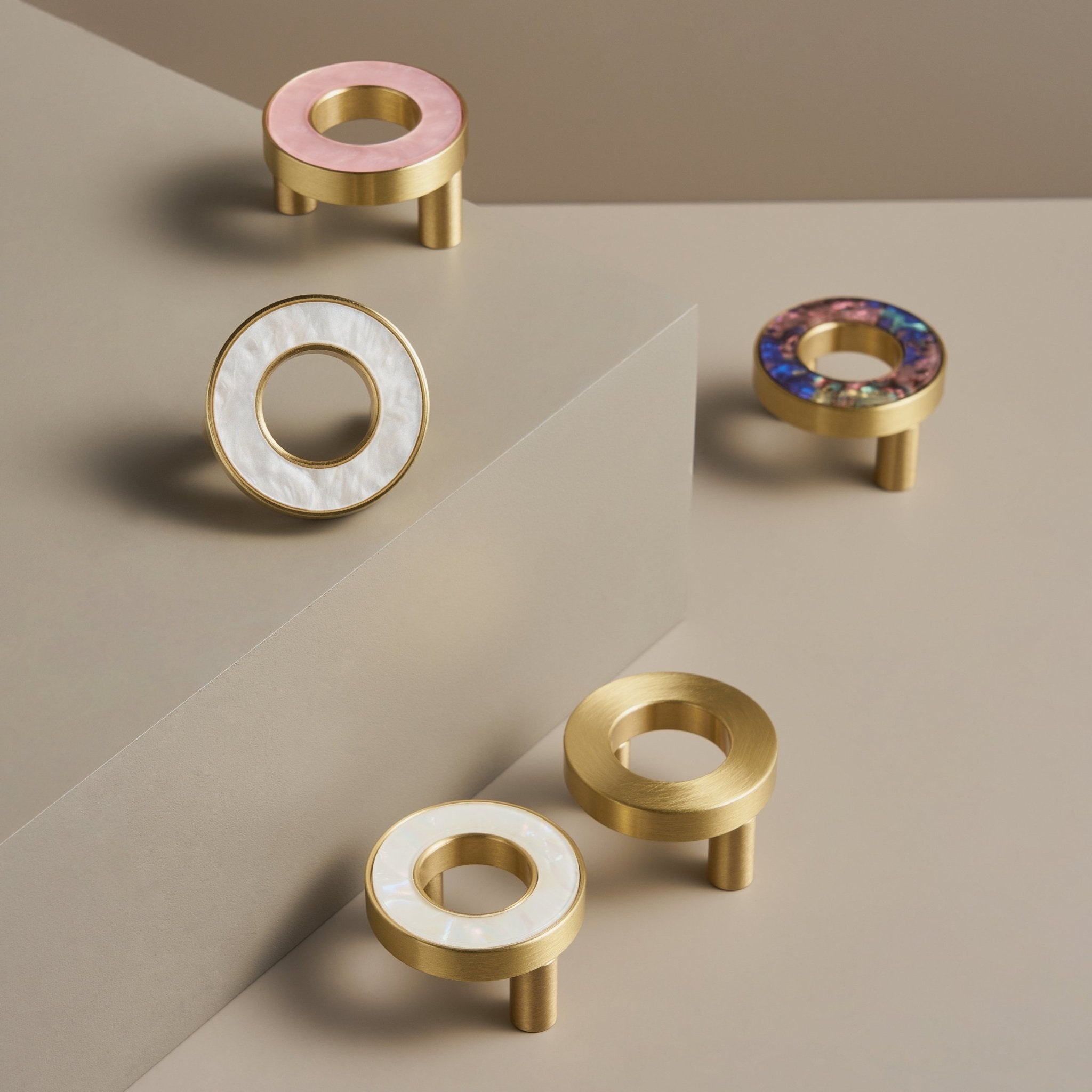 ALBA Solid Brass & Acrylic Pull