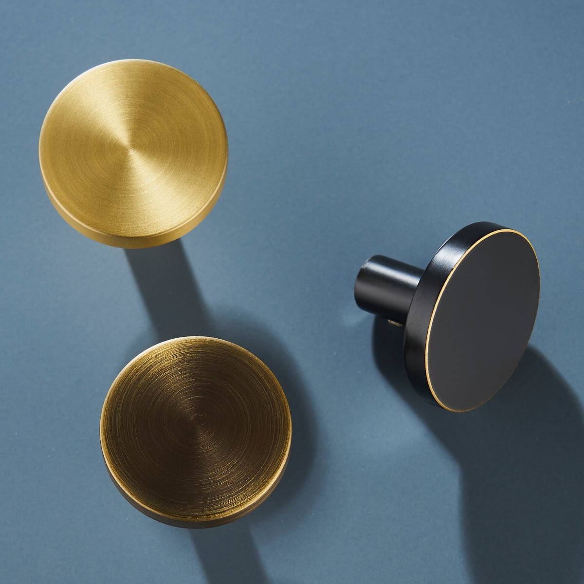 BRAZE Circular Brass Knobs