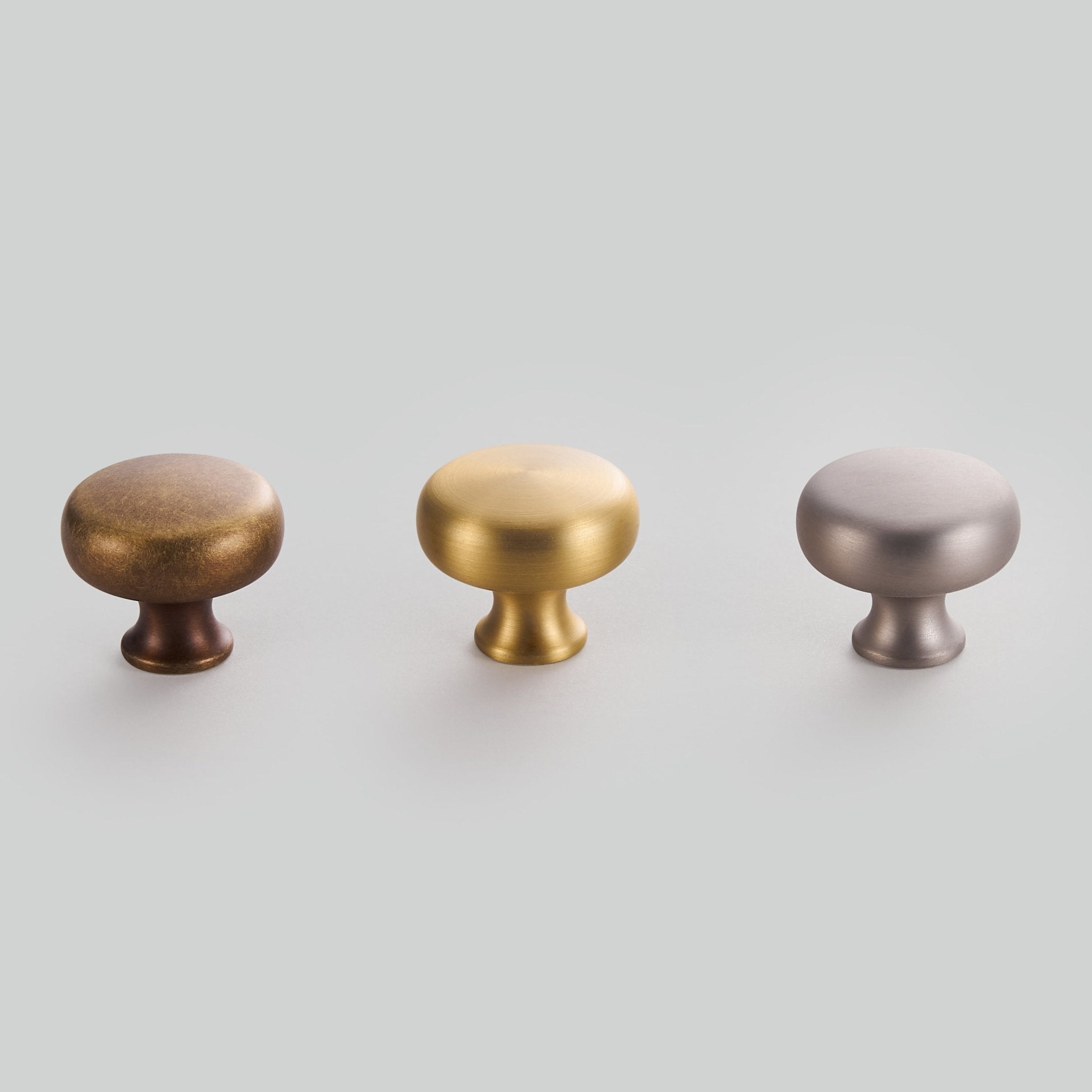HIGHGATE Solid brass Knobs