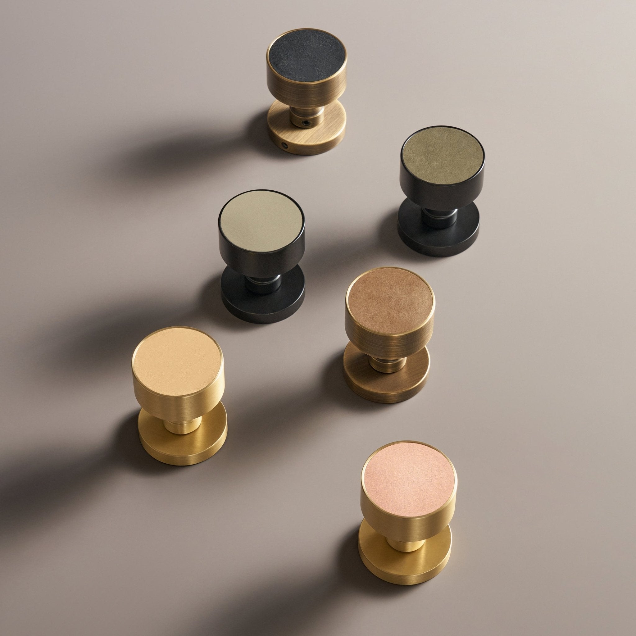 The Art of Cohesion: How to Tie Together Hardware, Lighting, and Finishes in One Space