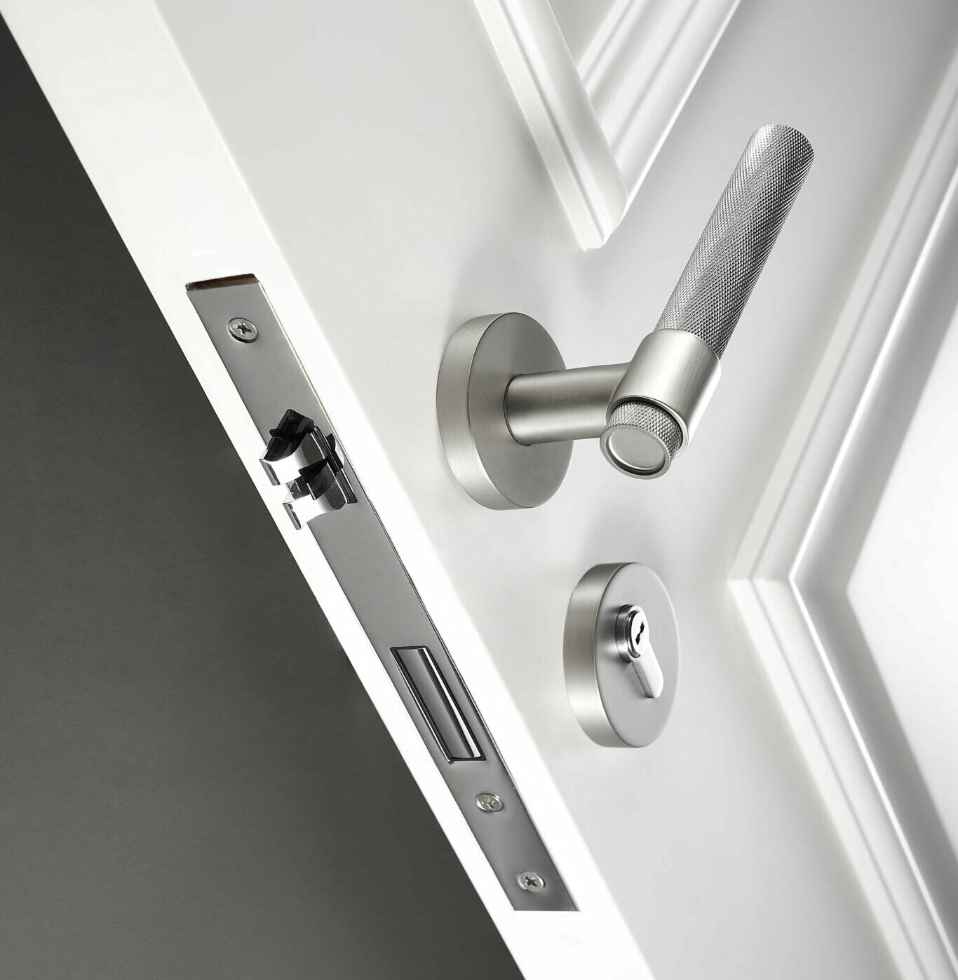 TOLLO Brass Lever Door Handle & Lock Set